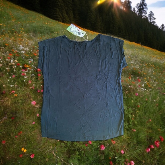 Ladies dream catcher short sleeve black tee size medium NWT - Picture 2 of 9